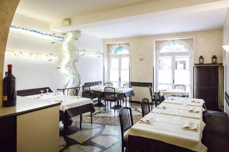 Hotel Montecodeno ヴァレンナ エクステリア 写真