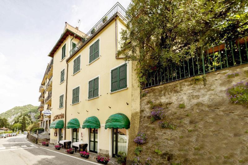Hotel Montecodeno ヴァレンナ エクステリア 写真