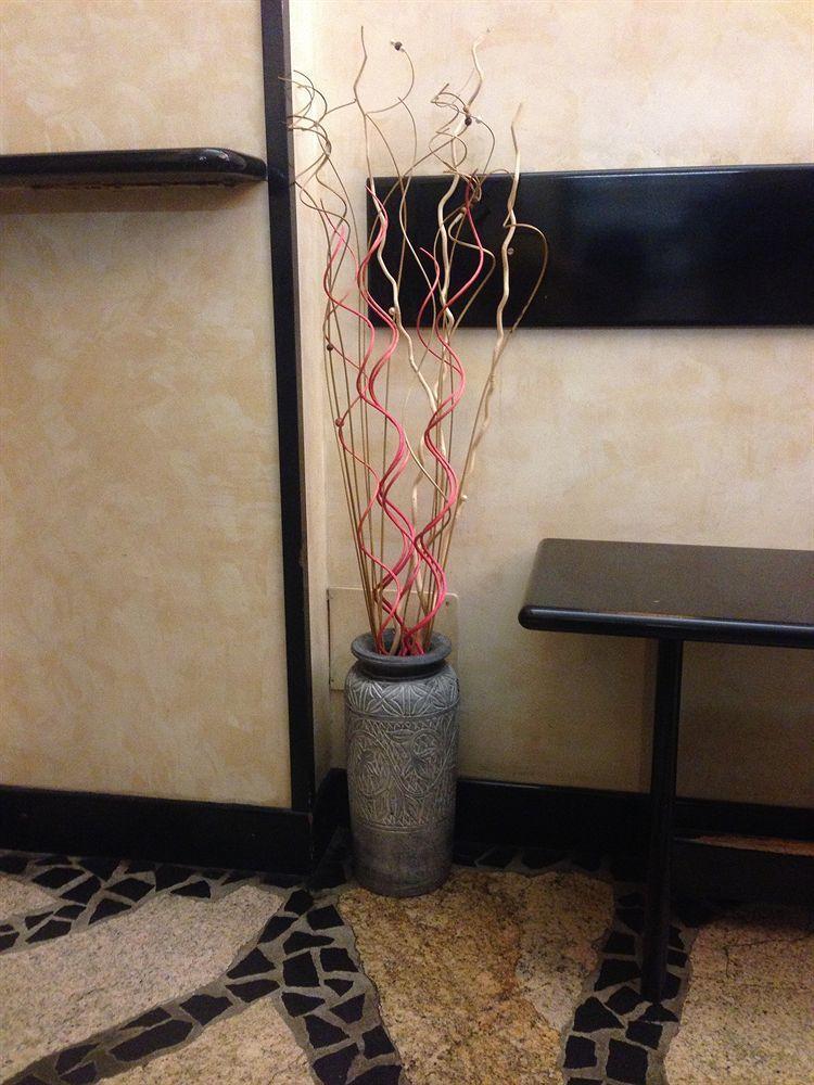 Hotel Montecodeno ヴァレンナ エクステリア 写真